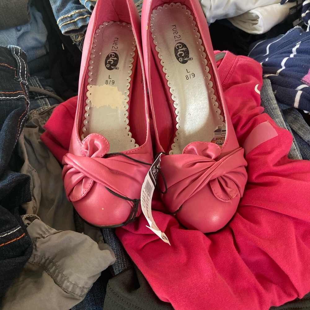 NWT cute pink pump shoes